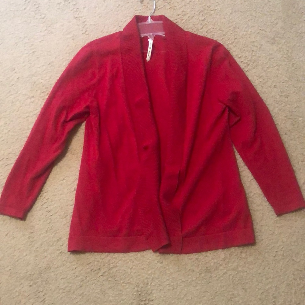 Women’s PM Red Cardigan Sweater Leo & Nicole